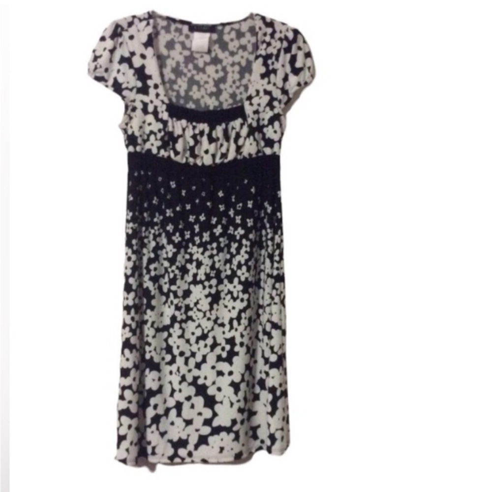B. SMART Classic And Timeless BLACK and WHITE Floral PRINT Mini Dress